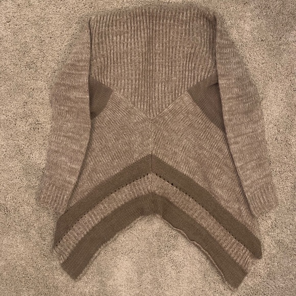 Sweater Cardigan - Picture 2 of 3